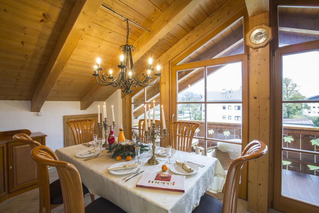 Golden Gapa Penthouse 1 Lägenhet Garmisch-Partenkirchen Rum bild