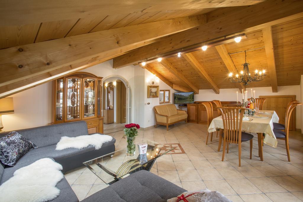Golden Gapa Penthouse 1 Lägenhet Garmisch-Partenkirchen Rum bild