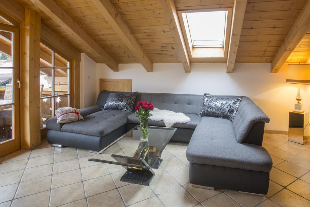 Golden Gapa Penthouse 1 Lägenhet Garmisch-Partenkirchen Rum bild